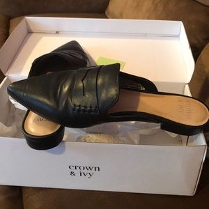 Crown & Ivy pointy flats
